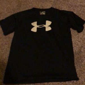 Under Armour loose fit t-shirt very comfortable.
